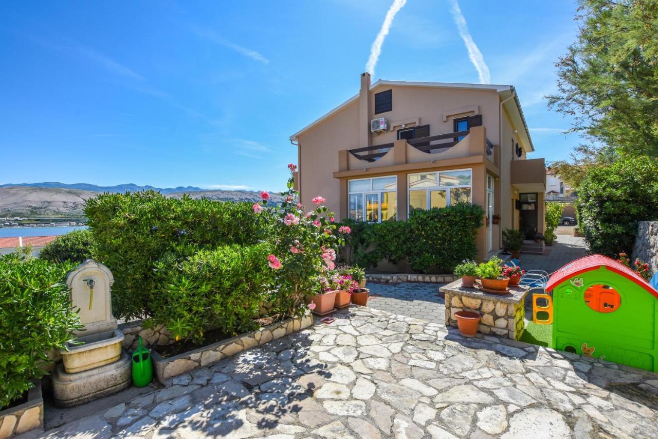 Apartmani Marija Ljubica Pag Town Bagian luar foto