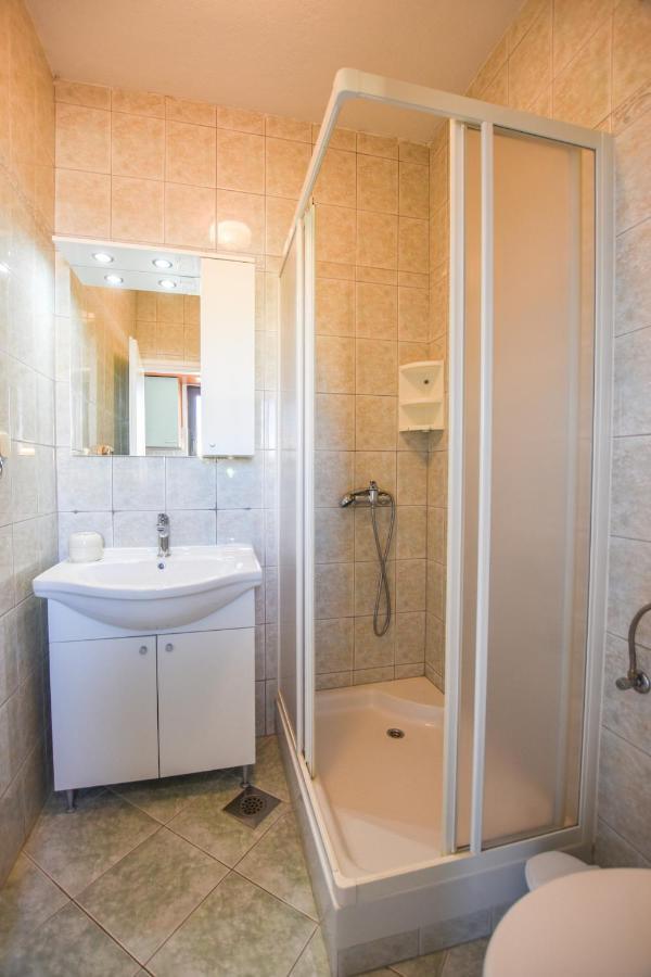 Apartmani Marija Ljubica Pag Town Bagian luar foto
