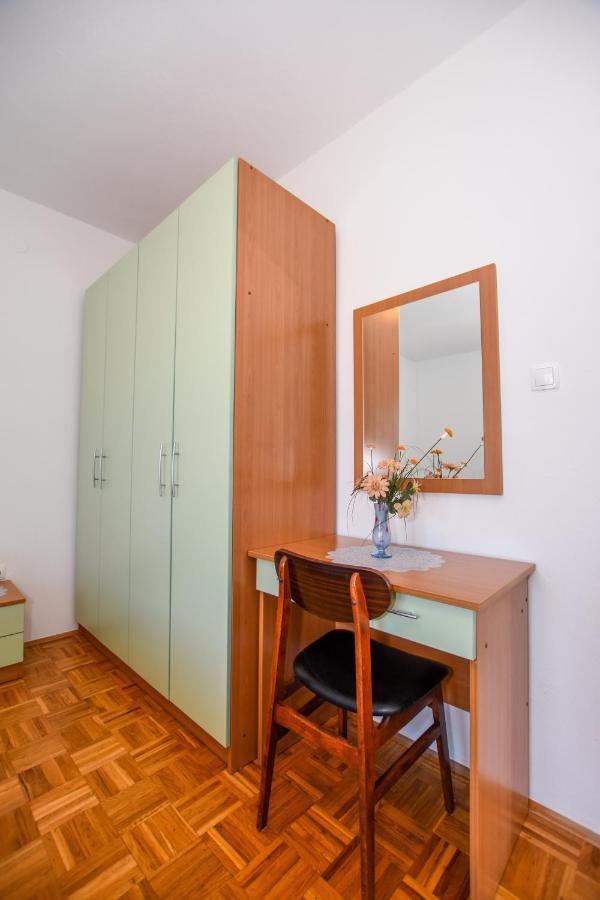 Apartmani Marija Ljubica Pag Town Bagian luar foto