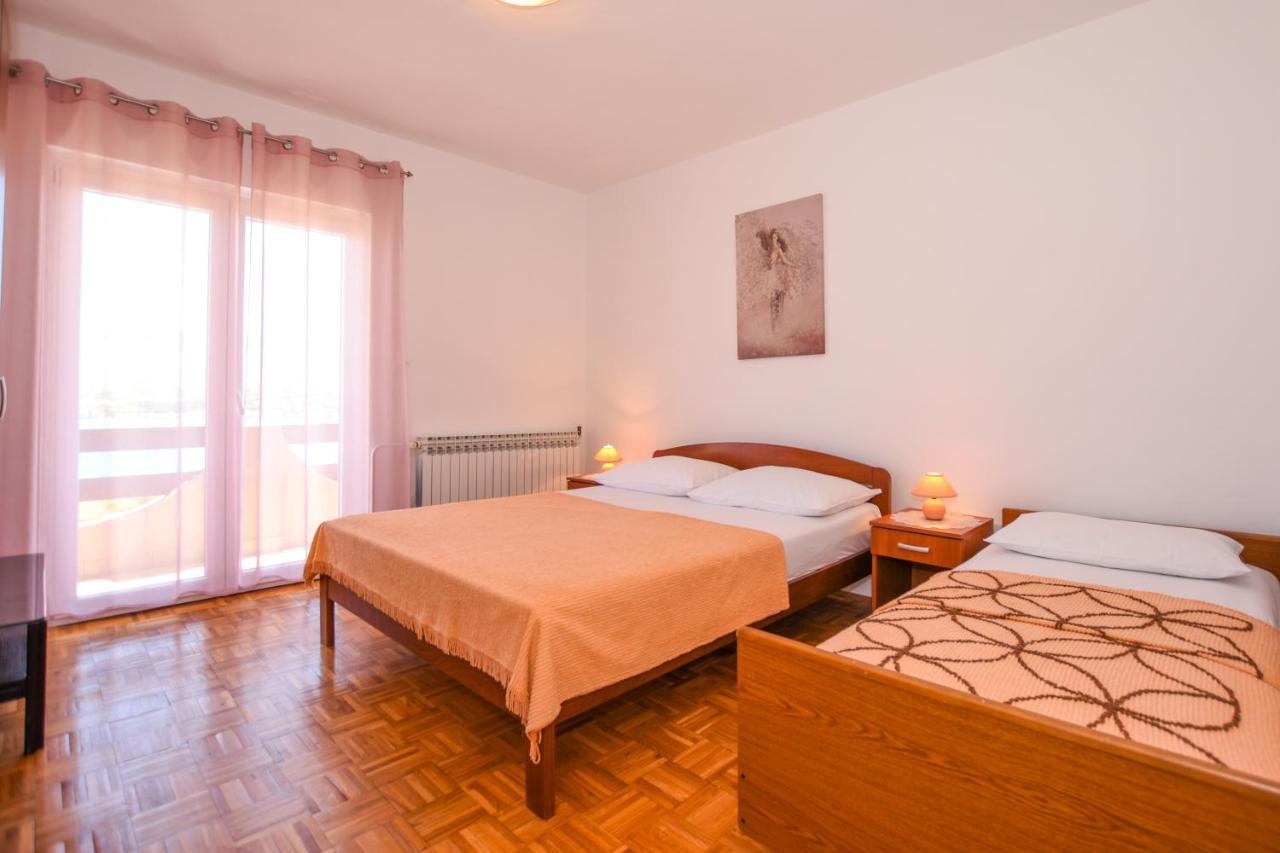 Apartmani Marija Ljubica Pag Town Bagian luar foto