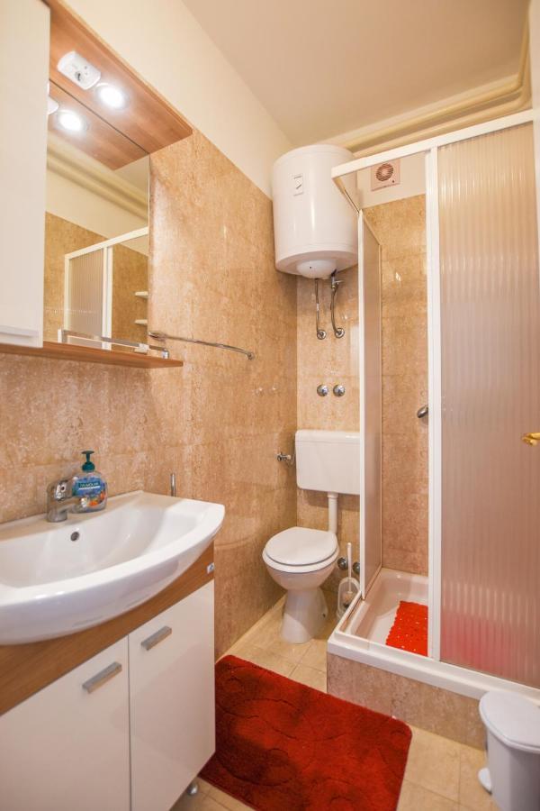Apartmani Marija Ljubica Pag Town Bagian luar foto