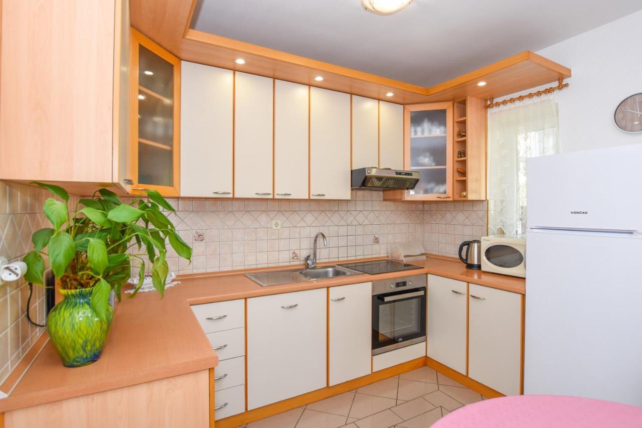 Apartmani Marija Ljubica Pag Town Bagian luar foto